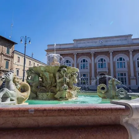 Ducale Home In Piazza Del Popolo A Pesaro Exterior photo