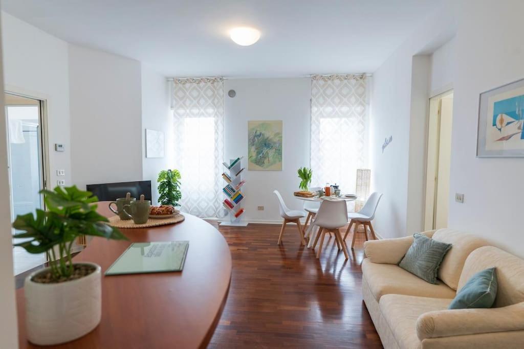 Apartment Ducale In Piazza Del Popolo A *